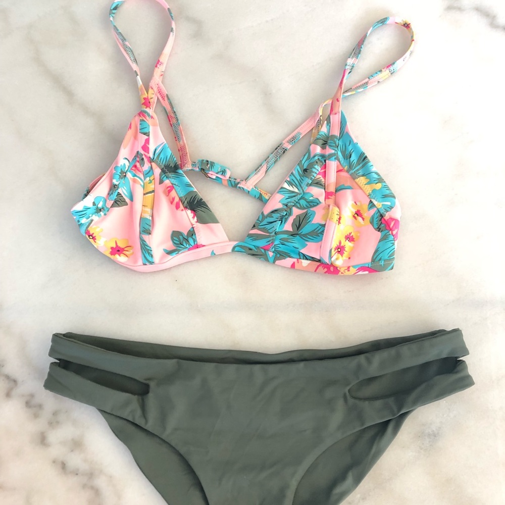 Cute bikini top and Seamless bottom